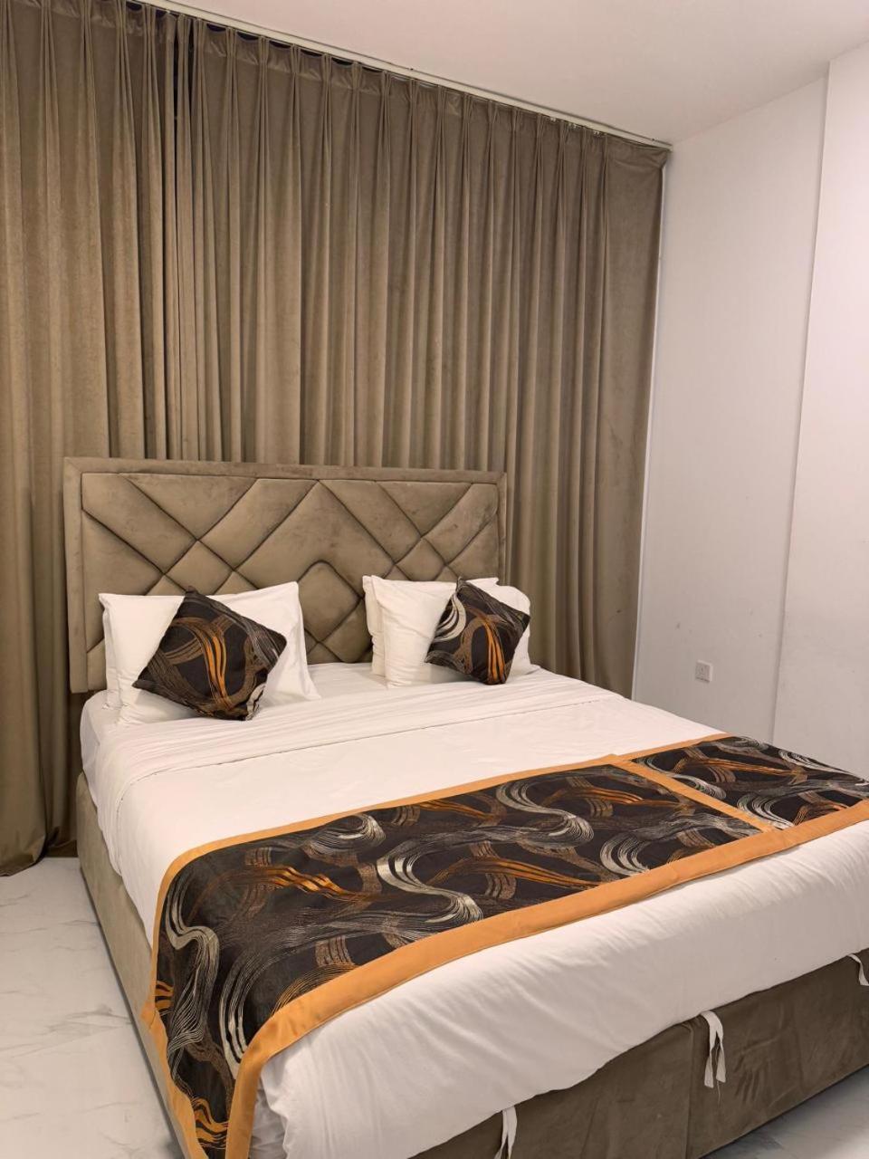 Star Hotel